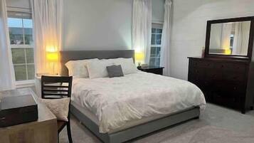 4 habitaciones, tabla de planchar con plancha, wifi y ropa de cama