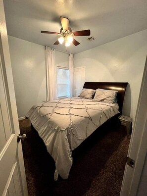 4 Schlafzimmer, Bügeleisen/Bügelbrett, WLAN, Bettwäsche