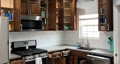 Quiet Country Home 3mins to Fairgrounds and 8 min to town - 1 acre 4 bedroom