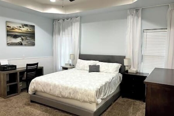 4 soverom, strykejern/-brett, wi-fi og sengetøy