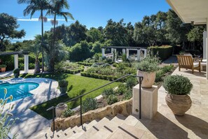 Piscina all'aperto, una piscina riscaldata