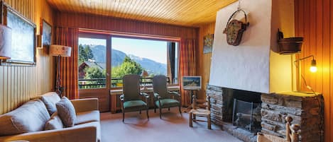 Télévision, cheminée