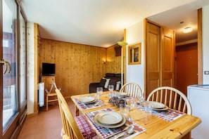 Dining - View Sur Arly E10, Megeve (Chamonix), France (Megeve (Chamonix))