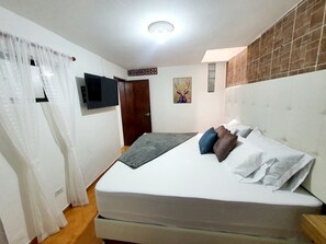 3 chambres, fer et planche à repasser, Wi-Fi, draps fournis