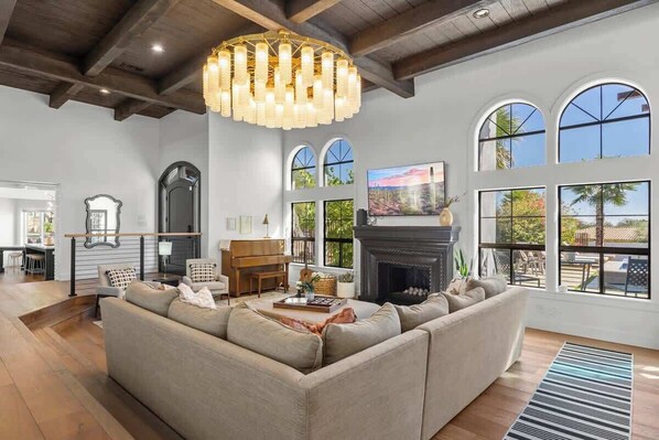 Interior - Retreat w/heated pool & hot tub near Camelback (Paradise Valley)