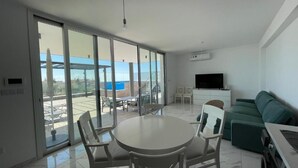 TV - Happy Penthouse Limassol (Germasogeia)