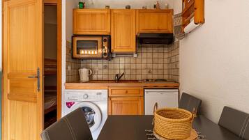 Fridge, microwave, oven, toaster