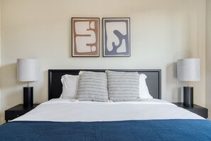 2 chambres, fer et planche à repasser, Wi-Fi, draps fournis