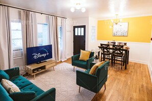 Smart TV, video games, offices - Cozy & Quiet | King Bed | Micron | Free Parking (Boise)