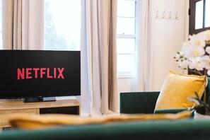 Interior - Cozy & Quiet | King Bed | Micron | Free Parking (Boise)