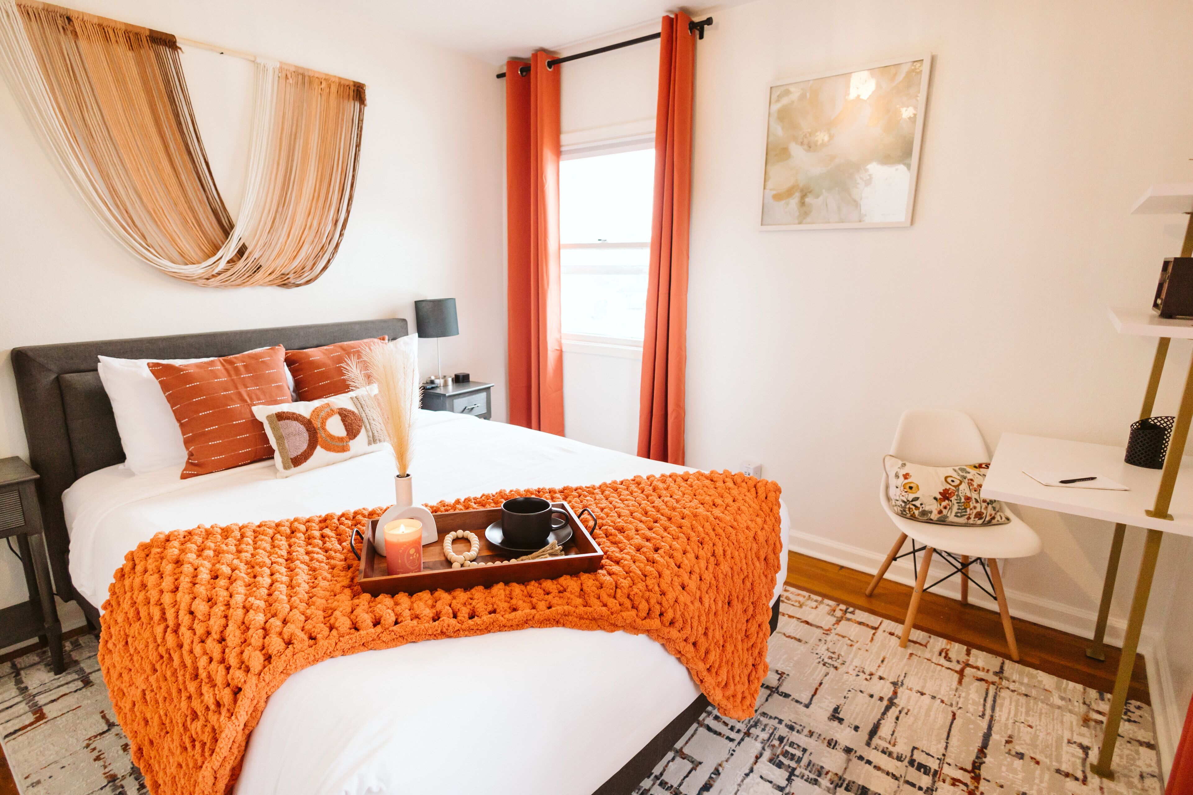 2 Schlafzimmer, Schreibtisch, Bügeleisen/Bügelbrett, Reisekinderbett