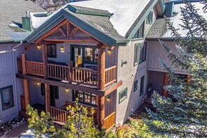 Exterior - Private Hot Tub-Amazing Views-Steps to Free Ski/Town Bus Stop + 2 Car Garage-Grill-Gas Fireplace-W/D (Steamboat Springs)