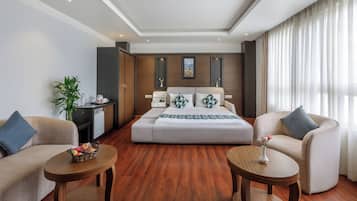 Phòng Junior | Bộ đồ giường cao cấp, nệm có lớp đệm bông, minibar