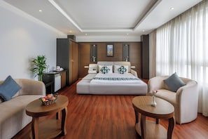 Ropa de cama de alta calidad, colchones con pillow-top y minibar 