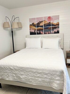 2 bedrooms, desk, iron/ironing board, WiFi