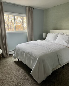 2 bedrooms, desk, iron/ironing board, WiFi - 907stay - Alaskan Suite (Anchorage)