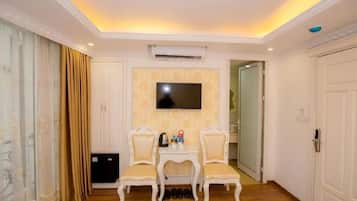 Premium bedding, minibar, in-room safe, soundproofing