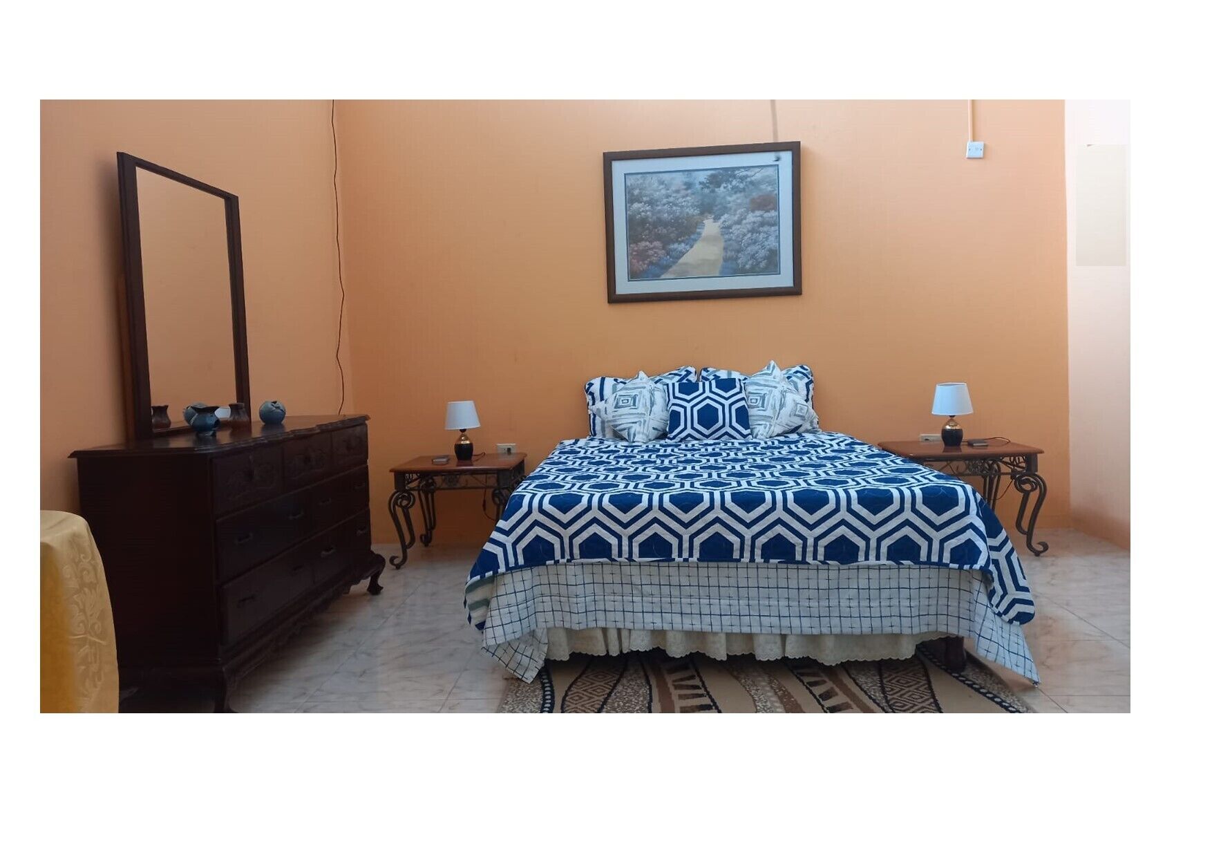 1 chambre, fer et planche à repasser, Wi-Fi gratuit, draps fournis