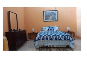 1 soverom, strykejern/-brett, wi-fi (inkludert) og sengetøy