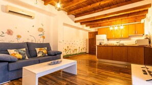 TV - PATIO ANDALUZ APARTMENT IN SEVILLE ⭐⭐⭐⭐ (Sevilla)