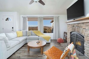 TV, peis og kontorer