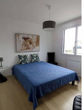 3 bedrooms, iron/ironing board, travel cot, free WiFi