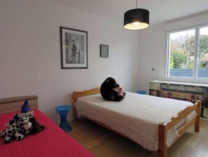 3 chambres, fer et planche à repasser, lit parapluie, Wi-Fi gratuit