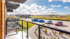 Apartment (15 D) | Balcony view