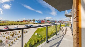Apartment (15 D) | Balcony