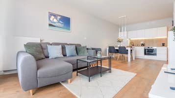 Apartment (15 D) | Wohnbereich | Flachbildfernseher