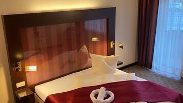 Superior Single Room | Minibar, in-room safe, desk, blackout drapes