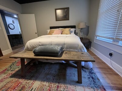 Herstory Home- Cottage BnB