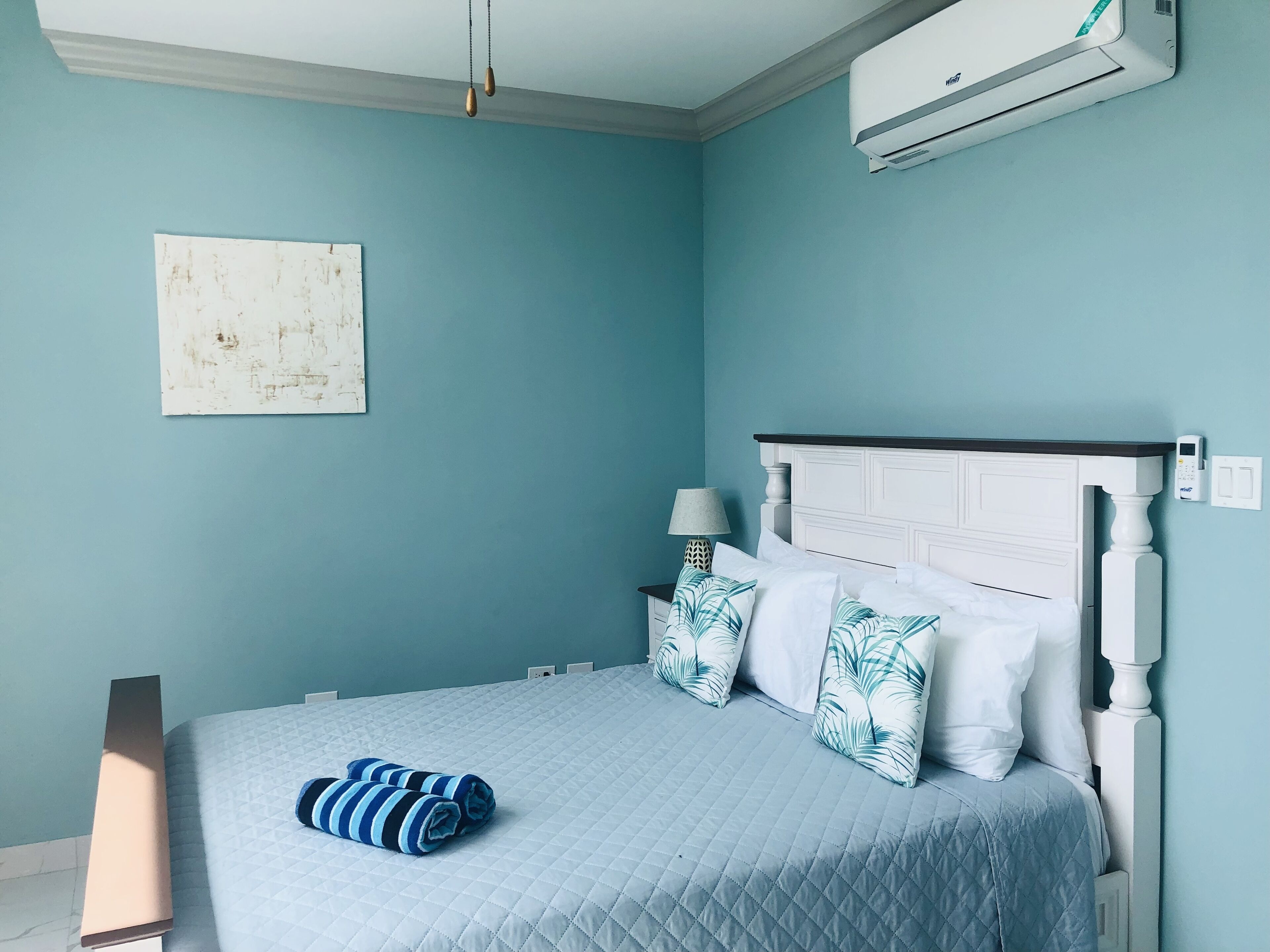 Deluxe Queen Suite | Premium bedding, soundproofing, iron/ironing board, free WiFi