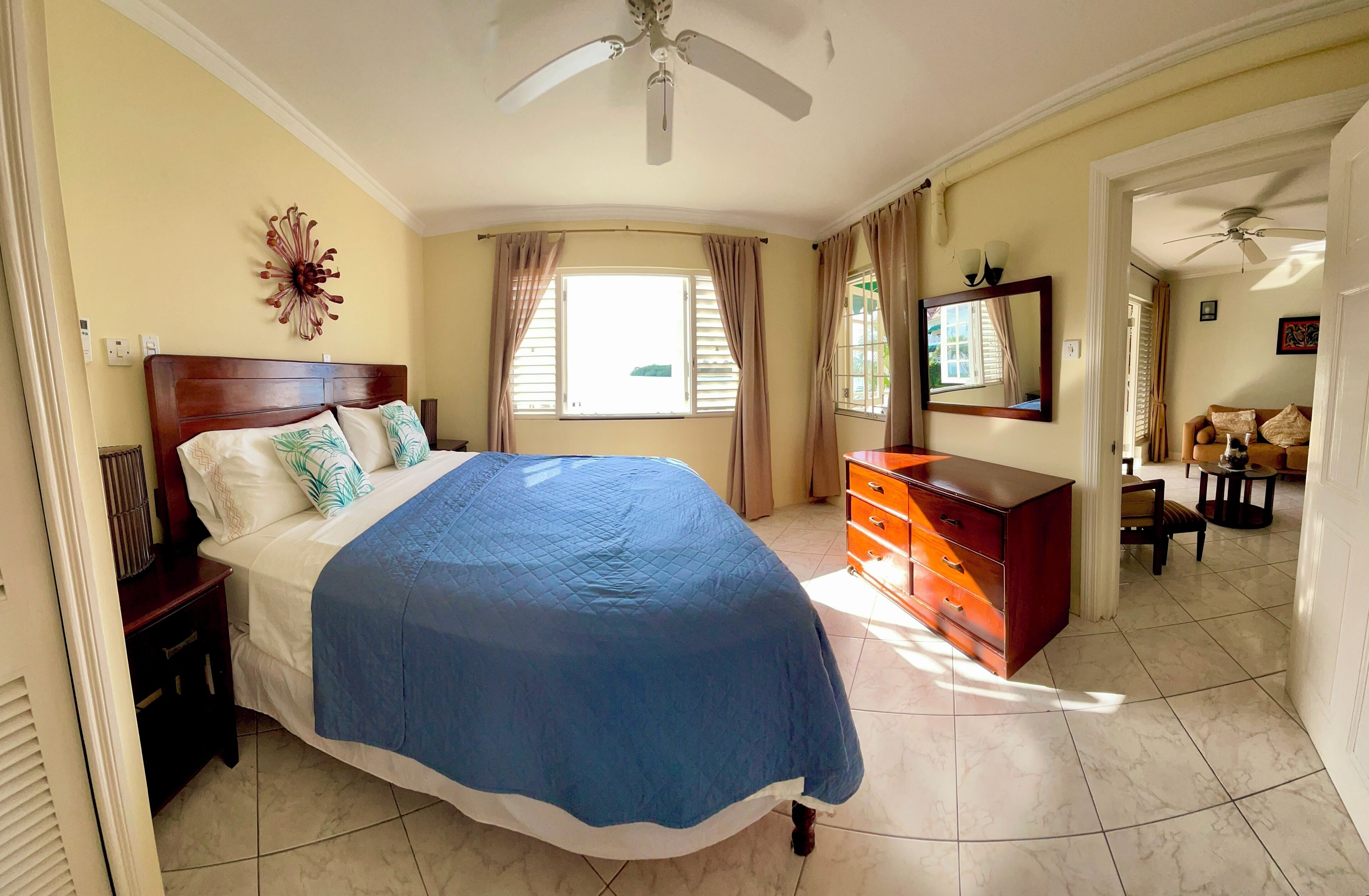 Deluxe-Apartment | Hochwertige Bettwaren, schallisolierte Zimmer, Bügeleisen/Bügelbrett