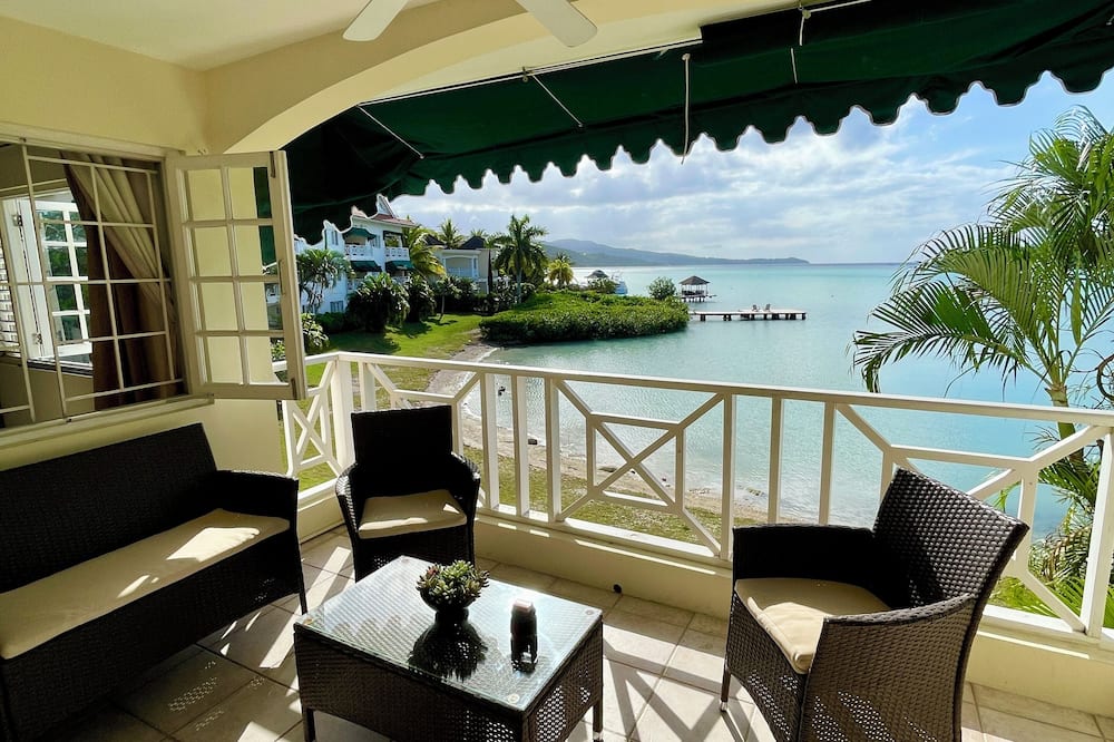 Luxury Apartments and Rooms, The Lagoons