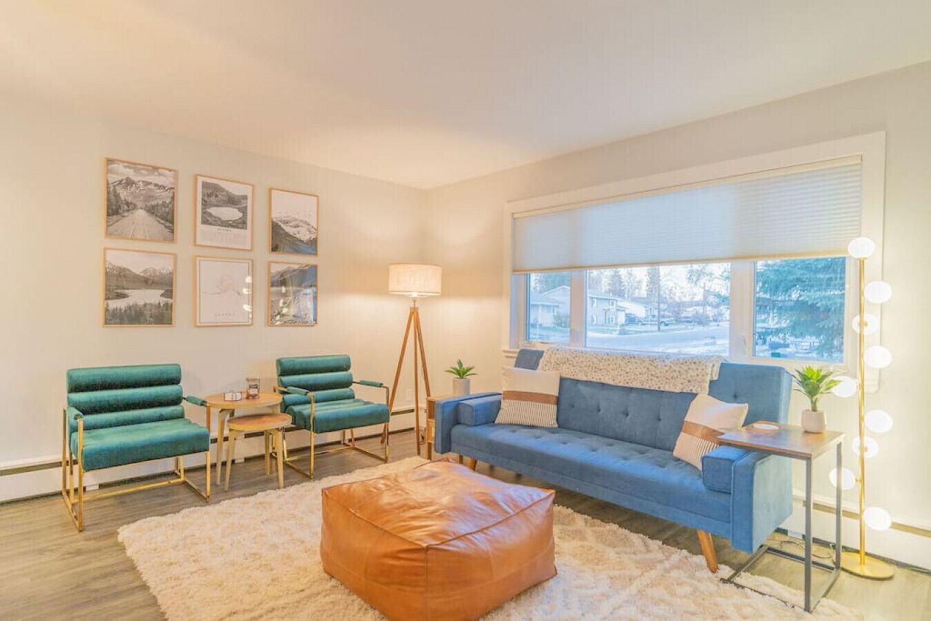 Smart TV, fireplace, table football