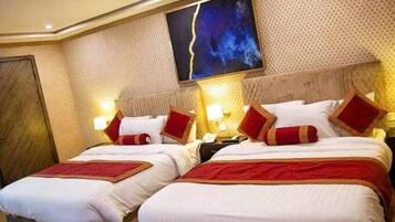 Triple Room | Desk, iron/ironing board, free WiFi