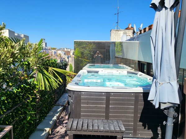 Bain à remous extérieur