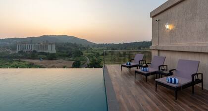 Mastiff Grand The Sia Palace Suites & Banquets, Khopoli (Nr. Imagica)