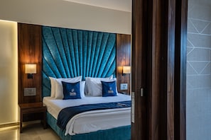 Grand Studio Suite - Mastiff Grand The Sia Palace Suites & Banquets, Khopoli (Nr. Imagica) (Khalapur)