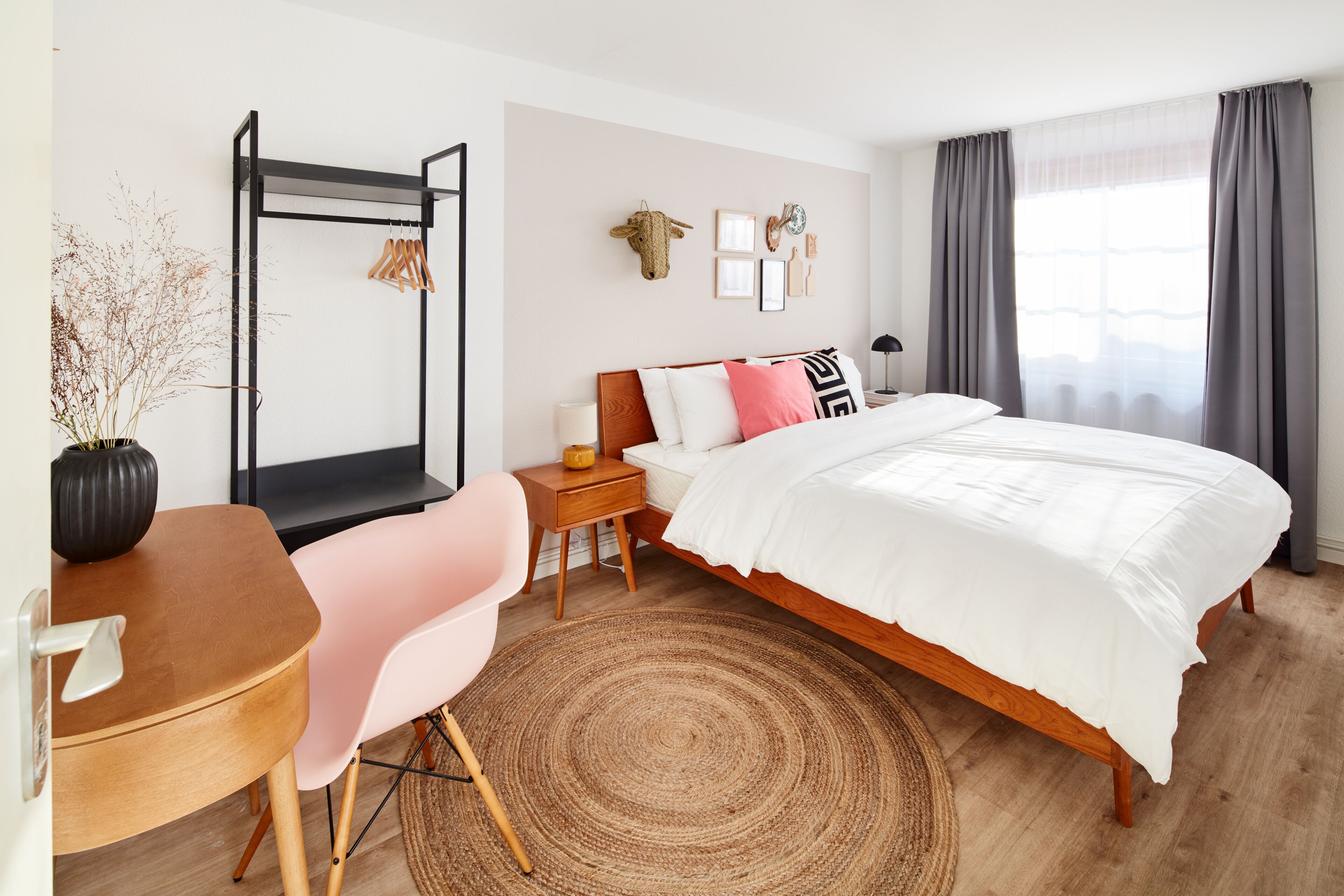 Condo familiar | Ropa de cama hipoalergénica, insonorización y wifi gratis 