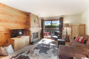 Télévision, cheminée