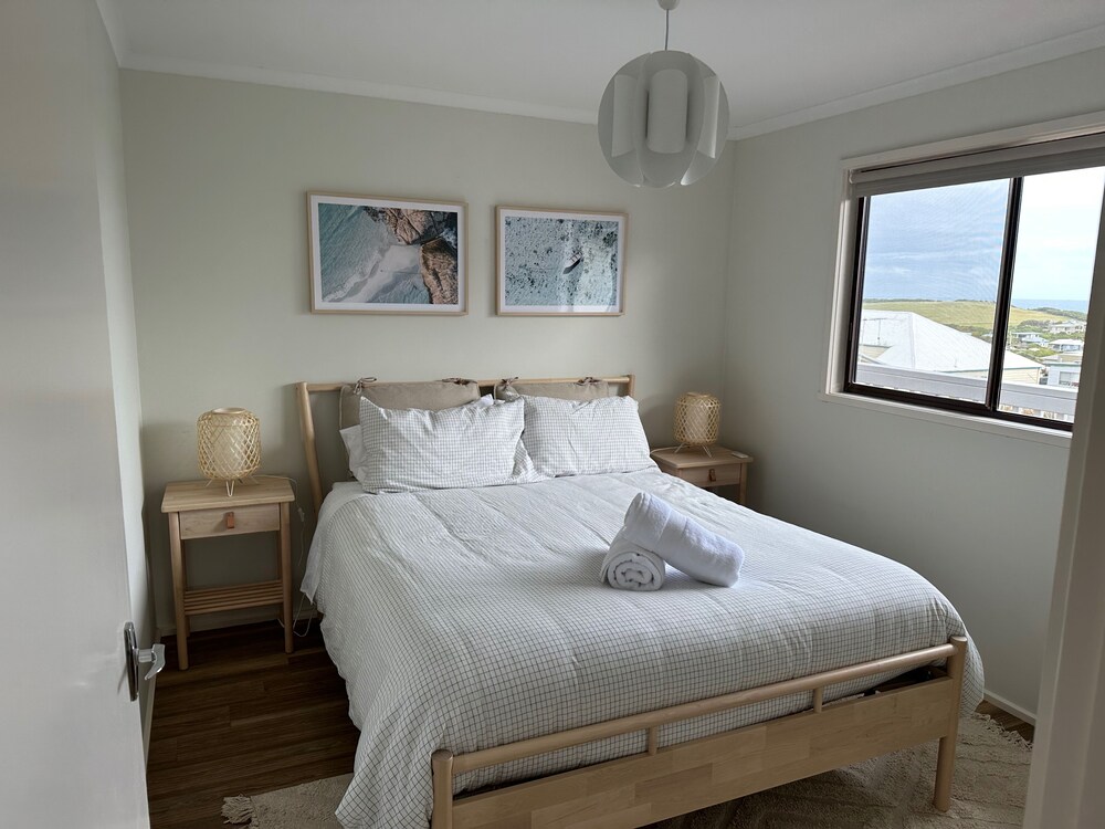 Kokomo Family and dog friendly with great views in Smiths Beach