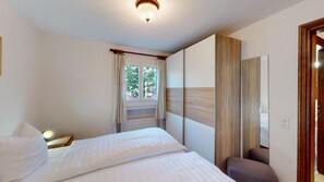 2 chambres, fer et planche à repasser, Wi-Fi gratuit, draps fournis