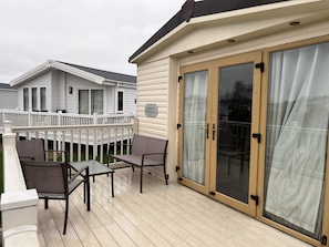 Property grounds - Caravan - Sleeps 8 - Pets Ok - Parking (Hunstanton)
