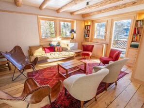 Fireplace - Spacious chalet in Méribel with sunny terrace and fireplace (Méribel)