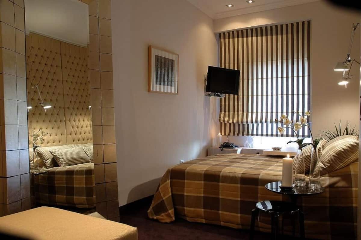 In-room safe, individually decorated, individually furnished