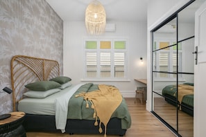 4 bedrooms, desk, iron/ironing board, travel cot