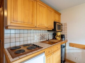 Refrigerador, microondas, horno y tostadora 