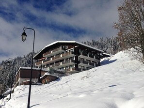 Exterior - Renovated mezzanine studio with parking, near center (Les Gets)